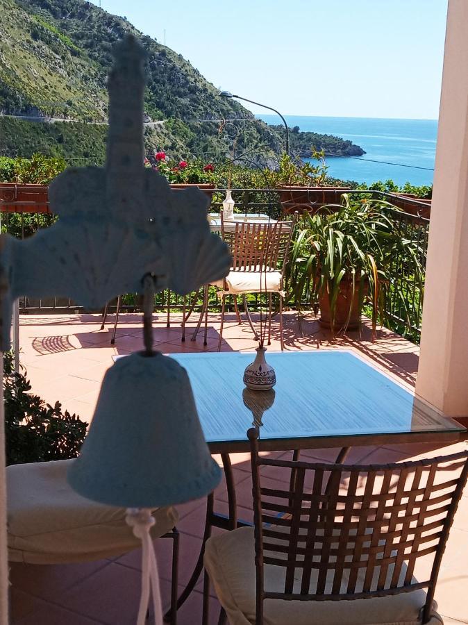 B&B La Casa Del Gelso Acquafredda Exterior photo